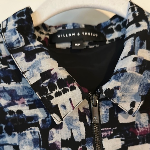 WILLOW & THREAD | Lined Patterned Short Sleeve Mini Dress Zipper Neck Line - Picture 3 of 11